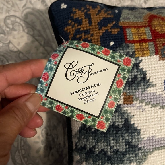 Beautiful Christmas Throw Pillow Needlepoint Frosty Snowman - Picture 4 of 10